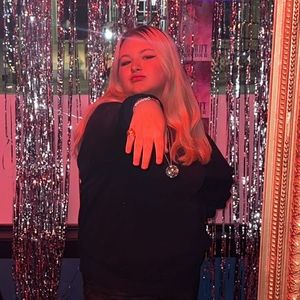 Meet your Posher, Bella